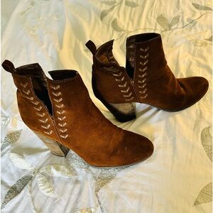 CARLOS Women New Brown Leather Ankle With Embroidered size 9.5